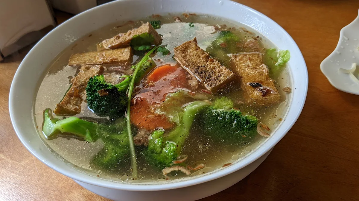 Tofu & Veggie with Noodle Soup Hủ Tiếu Hoặc MÌ Chay 豆腐菜花湯粉, Phở Pasteur Restaurant